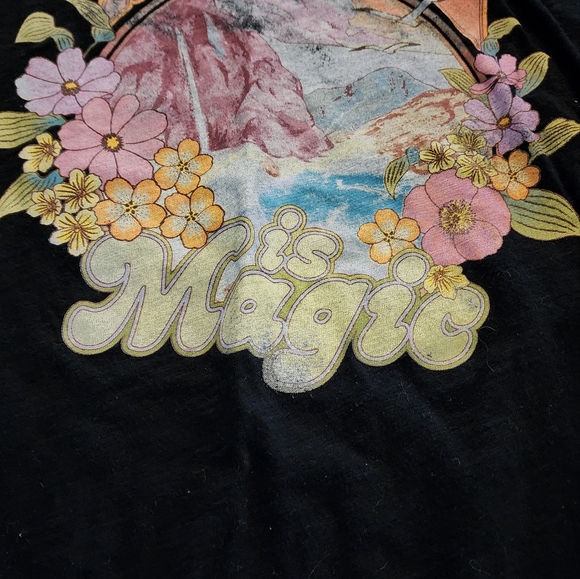 Old navy womens xl shirt nature - Picture 2 of 3